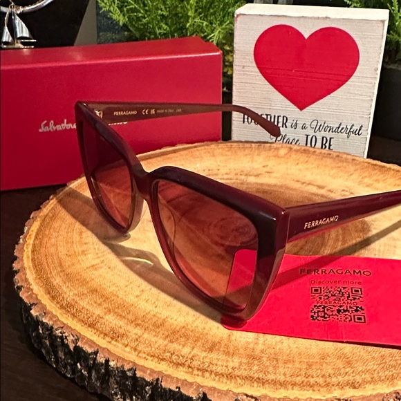 Ferragamo beautiful two-tone burgundy sunglasses for women main image 2